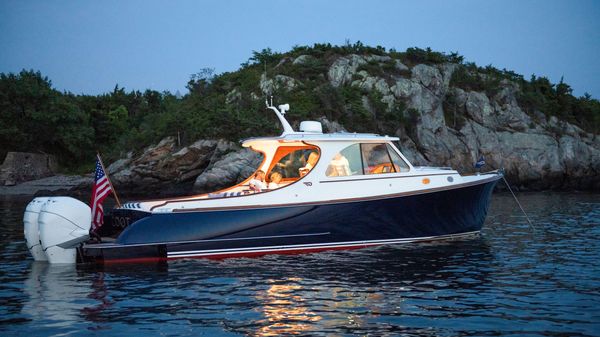 Hinckley 35