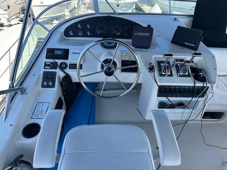 Bayliner 3988-COMMAND-BRIDGE image