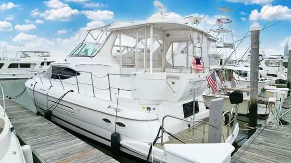 Cruisers Yachts 4450 Aft Cabin Motor Yacht 