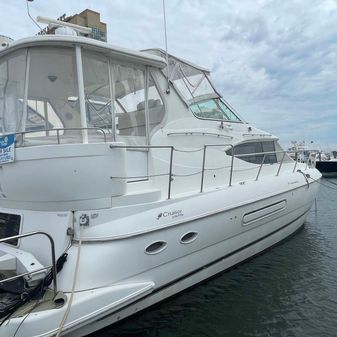 Cruisers 4450 Aft Cabin Motor Yacht image