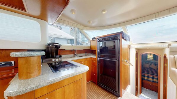 Cruisers Yachts 4450 Aft Cabin Motor Yacht image