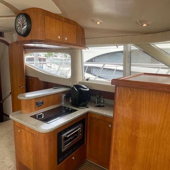 Cruisers 4450 Aft Cabin Motor Yacht image