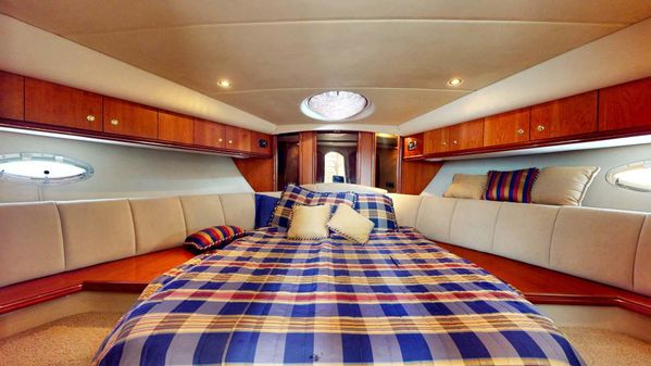 Cruisers 4450 Aft Cabin Motor Yacht image