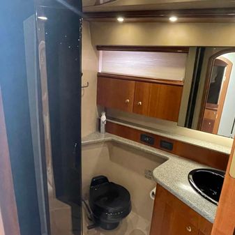 Cruisers 4450 Aft Cabin Motor Yacht image