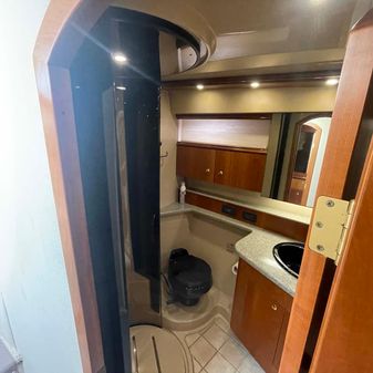 Cruisers Yachts 4450 Aft Cabin Motor Yacht image