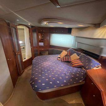 Cruisers Yachts 4450 Aft Cabin Motor Yacht image