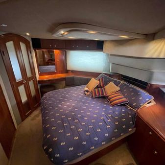 Cruisers 4450 Aft Cabin Motor Yacht image