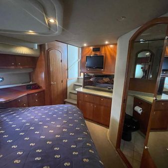 Cruisers Yachts 4450 Aft Cabin Motor Yacht image