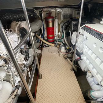 Cruisers 4450 Aft Cabin Motor Yacht image