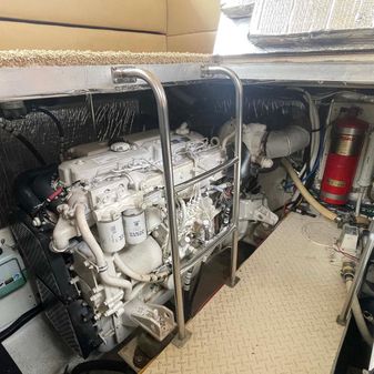 Cruisers 4450 Aft Cabin Motor Yacht image