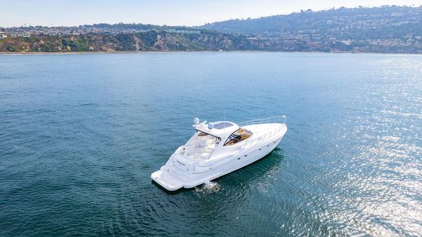 Cruisers Yachts 5370 Express image