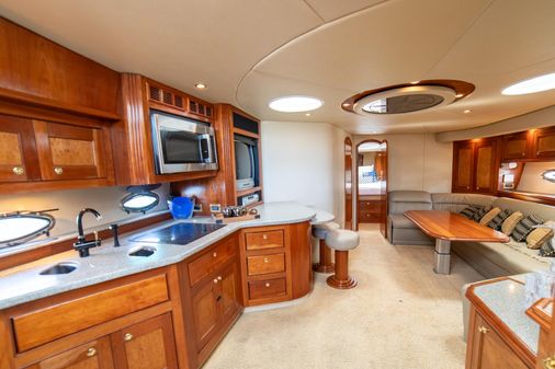 Cruisers Yachts 5370 Express image