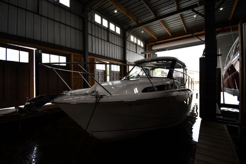 Boston-whaler 325-CONQUEST-PILOTHOUSE image