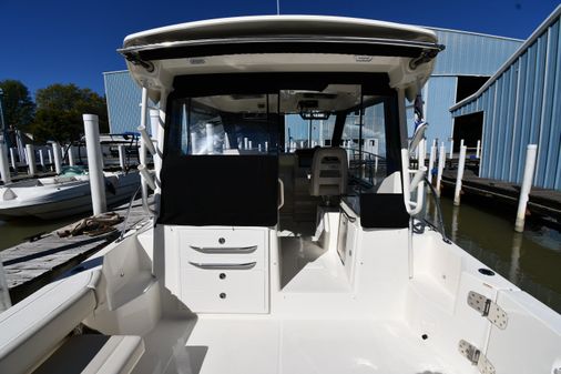 Boston-whaler 325-CONQUEST-PILOTHOUSE image