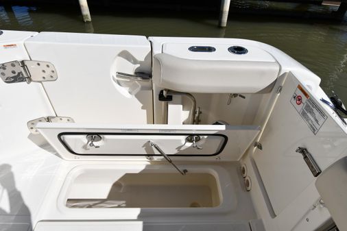 Boston-whaler 325-CONQUEST-PILOTHOUSE image