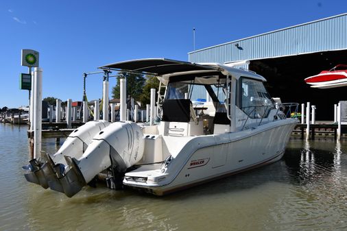 Boston-whaler 325-CONQUEST-PILOTHOUSE image