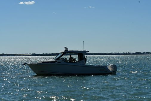 Boston-whaler 325-CONQUEST-PILOTHOUSE image