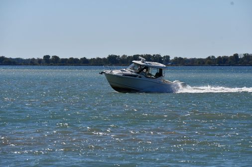 Boston-whaler 325-CONQUEST-PILOTHOUSE image