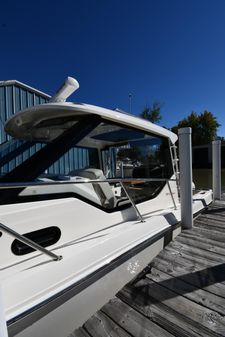 Boston-whaler 325-CONQUEST-PILOTHOUSE image