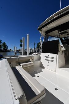 Boston-whaler 325-CONQUEST-PILOTHOUSE image