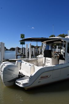 Boston-whaler 325-CONQUEST-PILOTHOUSE image