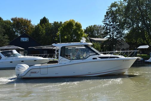 Boston-whaler 325-CONQUEST-PILOTHOUSE image