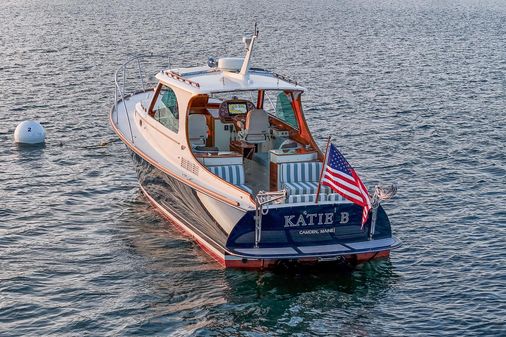 Hinckley Picnic Boat 37 MKIII image