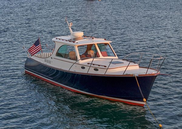 Hinckley Picnic Boat 37 MKIII image