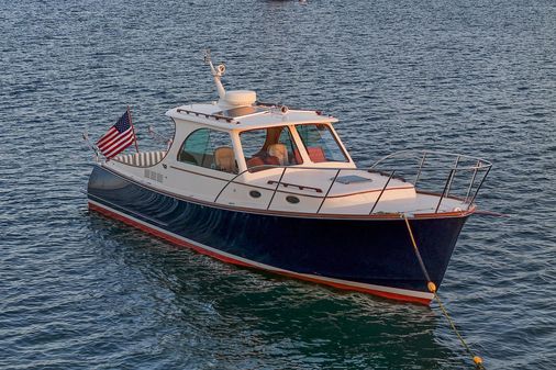 Hinckley Picnic Boat 37 MKIII image