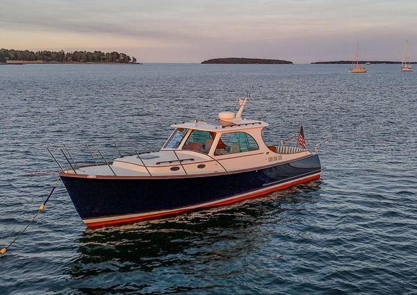 Hinckley Picnic Boat 37 MKIII image