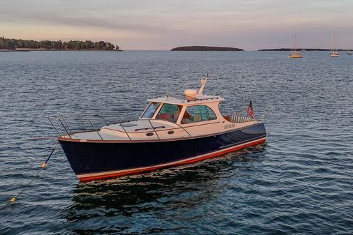 Hinckley Picnic Boat 37 MKIII image