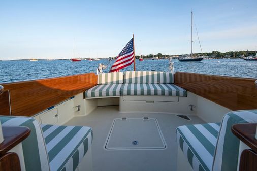 Hinckley Picnic Boat 37 MKIII image