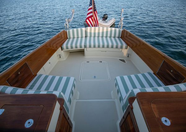 Hinckley Picnic Boat 37 MKIII image