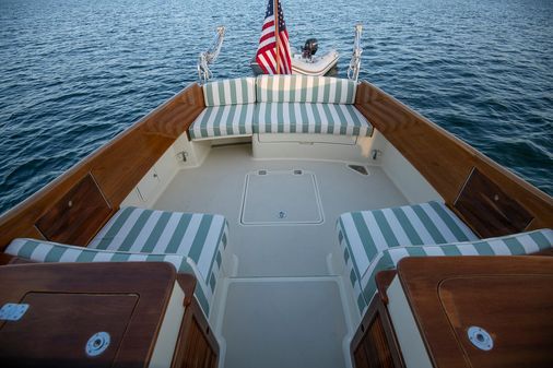 Hinckley Picnic Boat 37 MKIII image