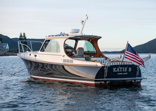 Hinckley Picnic Boat 37 MKIII image