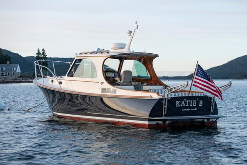 Hinckley Picnic Boat 37 MKIII image