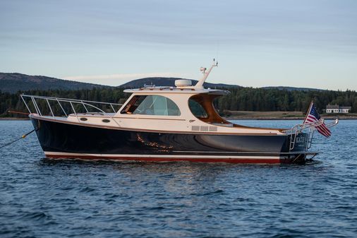 Hinckley Picnic Boat 37 MKIII image