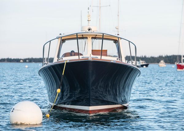 Hinckley Picnic Boat 37 MKIII image