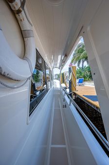 Offshore Yachts 62 Pilot House image