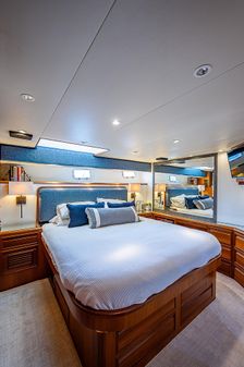 Offshore Yachts 62 Pilot House image