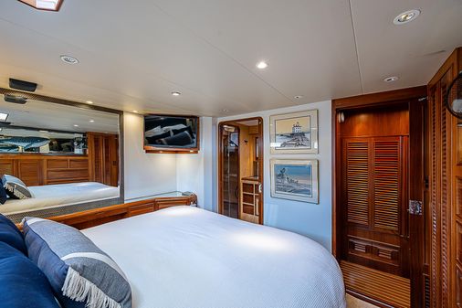 Offshore Yachts 62 Pilot House image