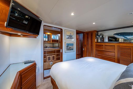 Offshore Yachts 62 Pilot House image