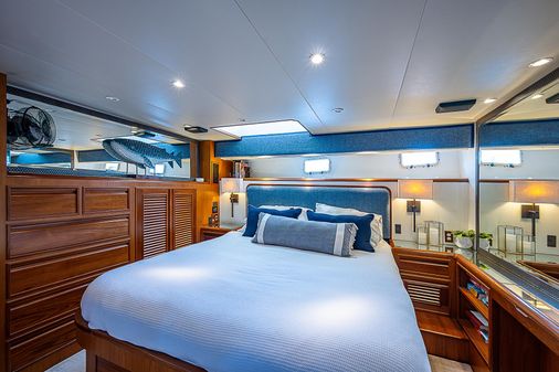 Offshore Yachts 62 Pilot House image