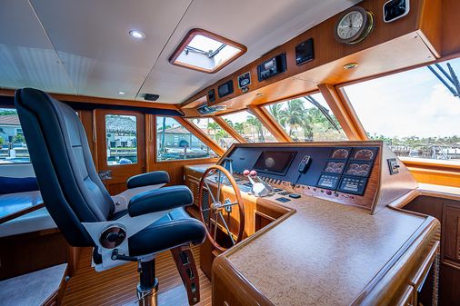 Offshore Yachts 62 Pilot House image