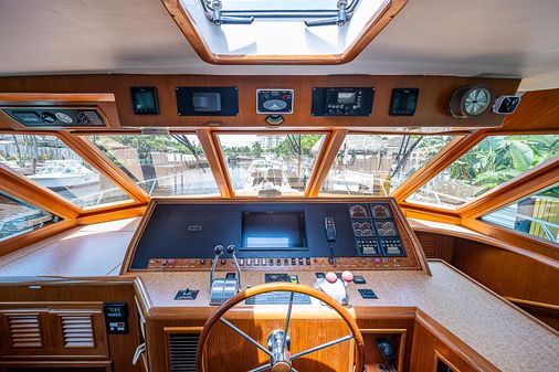 Offshore Yachts 62 Pilot House image