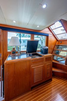 Offshore Yachts 62 Pilot House image