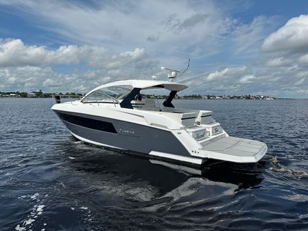 Cruisers Yachts 390 Express Coupe image