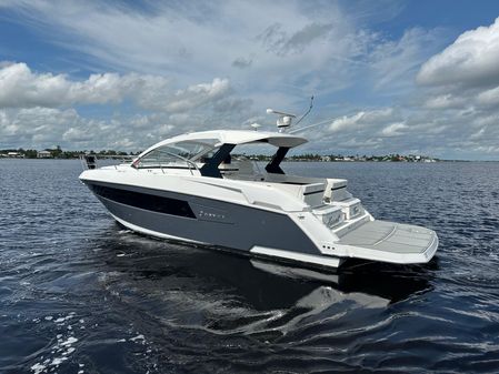 Cruisers Yachts 390 Express Coupe image