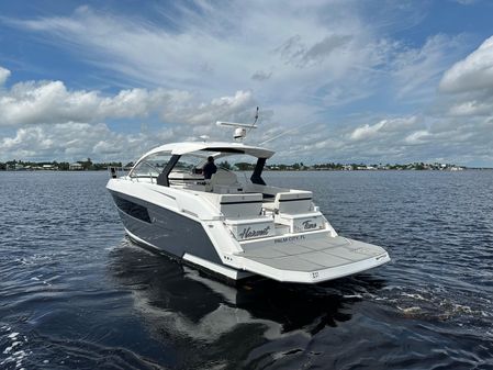 Cruisers Yachts 390 Express Coupe image