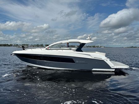 Cruisers Yachts 390 Express Coupe image